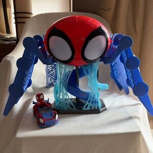 Marvel Spidey and his amazing friends Web-Quarters play Set